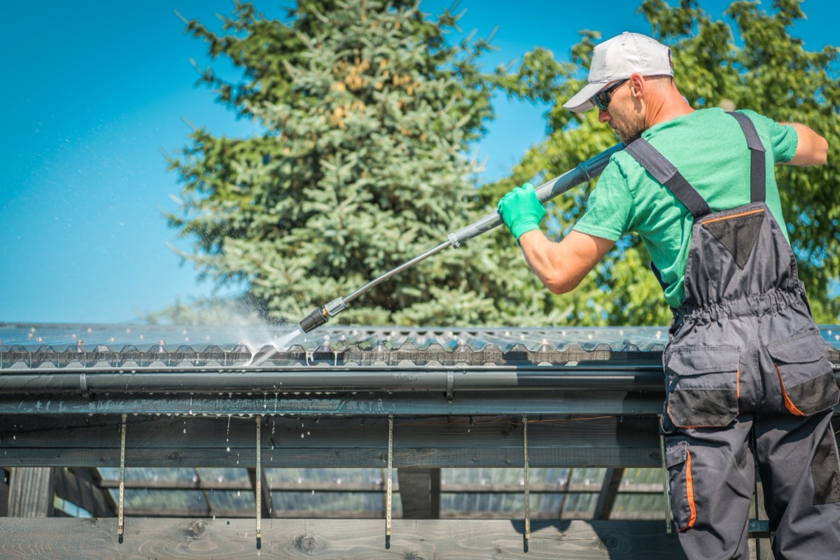 Gutter Washing